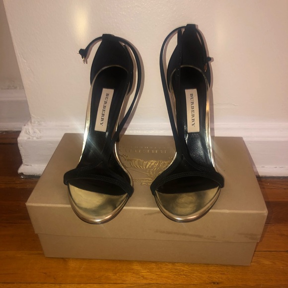 Shoes - Picture 2 of 3